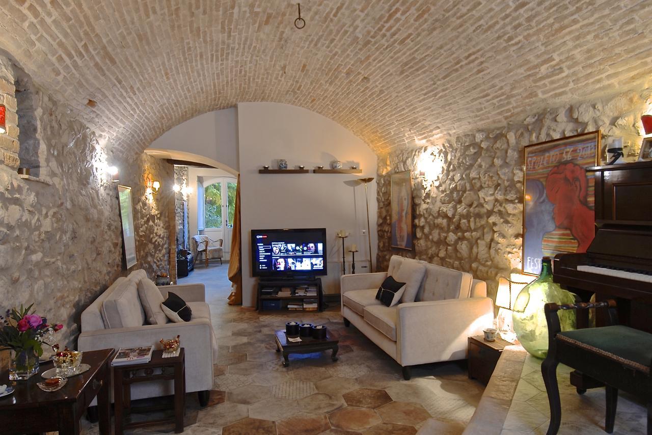 Palazzo Sant'Angelo Bed & Breakfast Spoleto Dış mekan fotoğraf